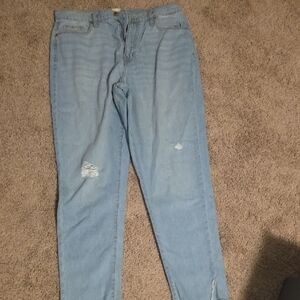 Universal Thread Light Blue Boyfriend Jeans